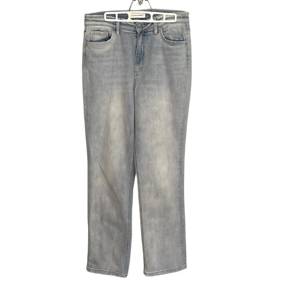 Flying Monkey women’s 12” rise light wash jeans. Size 29